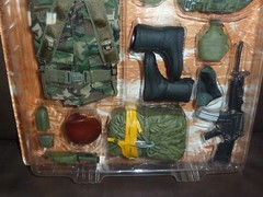 ULTIMATE SOLDIER WEAPON SETS 82ND AIRBOURNE INFANTRY 1/6TH SCALE on card