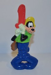 RARE 1996 Fishing Goofy 5″ McDonald’s EUROPE Action Figure Disney A Goofy Movie