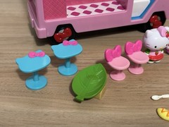 Hello Kitty Lot Of Figures, Accessories, And Vehicles School Bus Food Truck