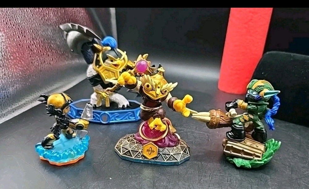 Skylanders Figures Lot Of 4