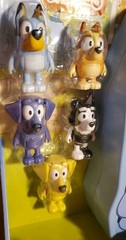 Bluey & Bingo Play & Go Take Along Collector Case with 8 Action Figures