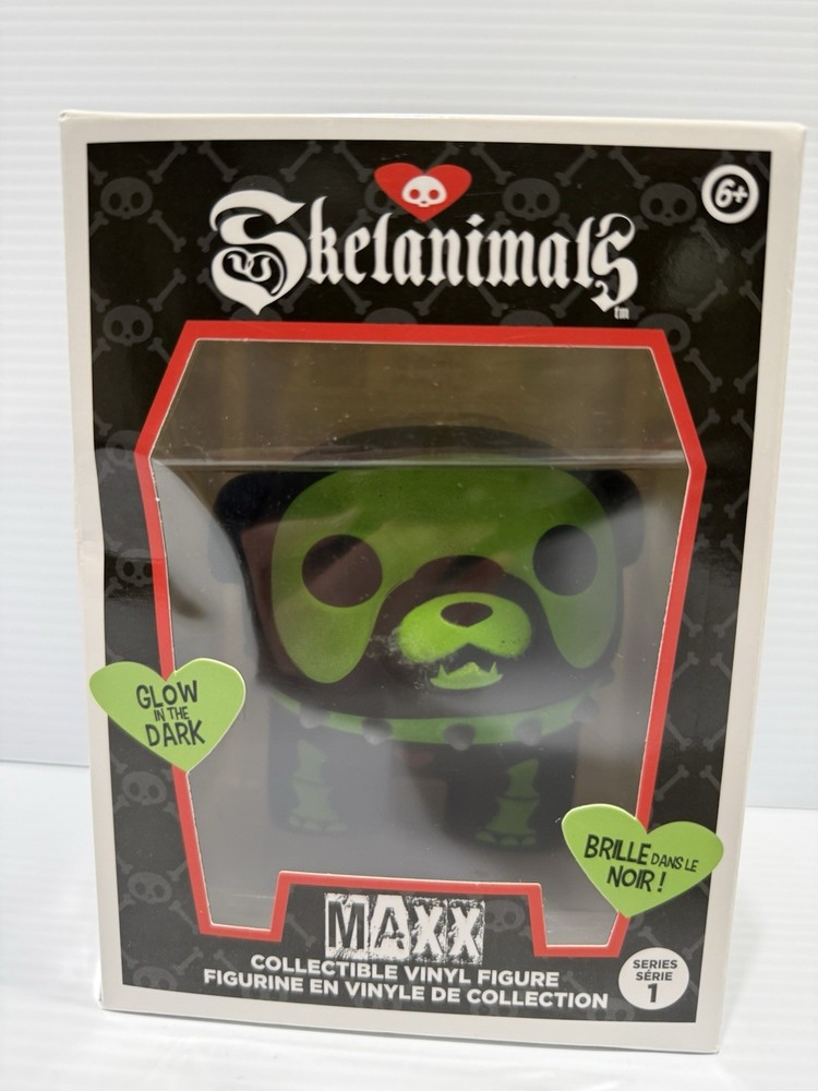 Skelanimals Maxx The Bulldog Glow In The Dark Puppy Dog Vinyl Figure Series 1