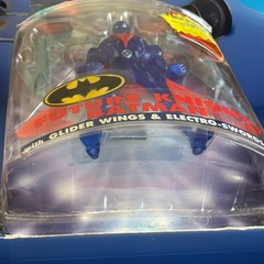 Batman Beyond Future Knight Batman w/ Glider Wings & Electro Swords 1999 Hasbro