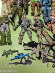 Toy Soldier 3 34 Inch Lot With Accessories.