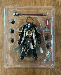 JOYTOY Warhammer 40k Ultramarines Primaris Chaplain Brother Varus Figure (USED)