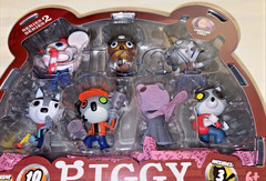 Piggy – Minifigure Mega Case-Pack Series 2 – 10 Minifigures 3″ – 3 Mystery Figs