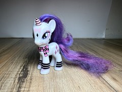 My Little Pony MLP Pony Mania Goth Rarity G4 3″ Brushable Pony FIM
