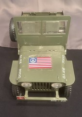 VINTAGE 1964 ORIGINAL GI JOE JEEP 7000 w/TRAILER/SEARCH LIGHT/RECOILESS CANNON