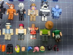 Lot Of Mixed Jazwares LLC Roblox Figures & Parts