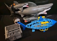 Animal Planet Shark Submarine Adventure Playset Lot Extra Sharks & Diver & Cage