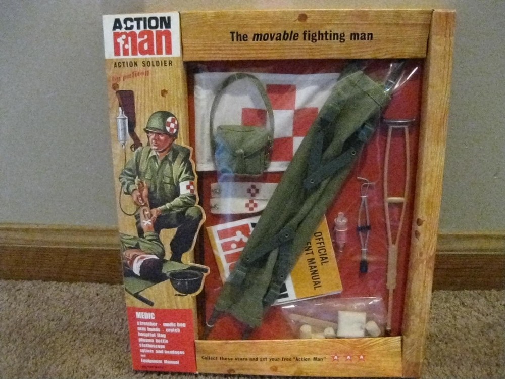 Gi Joe12 inch action man medic assecories pack mint condition adult collector