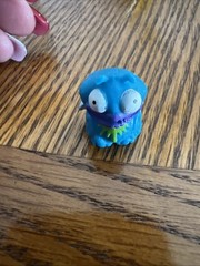The Trash Pack Series 3 Feral Fly Blue Rare 1″ Collectible Figure Adult Owned