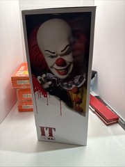 Mezco Toyz IT Talking Pennywise 1990 15 in Figure Brand New Box Damage