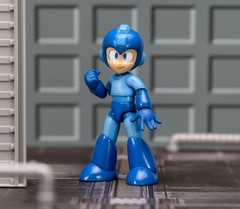 Jada 4.5″ Mega Man Figure w/ Accessories New In Box 34221