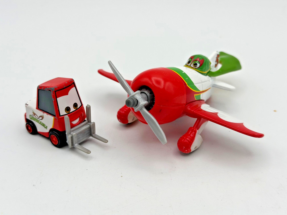 Disney Pixar Cars Planes Diecast El Chupacabra and Pitty Forklift Pit Row Set