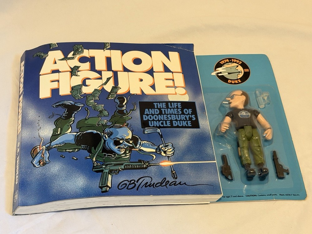 Doonesbury Action Figure Uncle Duke Book 1992 GB Trudeau Sealed Figure