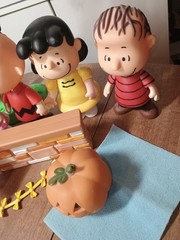 Peanuts Action Figure Lot Charlie Brown Kite Eating Tree Woodstock 2002 PVC