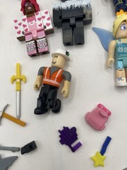 Roblox ROB0363 Series 6 From The Vault 11 Assassin Set Action Figure As Shown
