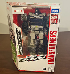 Hasbro Transformers War for Cybertron Trilogy Deseeus Army Drone Transforming 8+