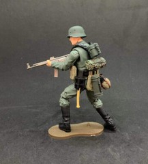 WWII – GERMAN ARMY MP44 GUNNER w/ Gear Marauder 1:18 Scale 4″ GI Joe Type Figure