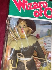 VINTAGE 1974 MEGO WIZARD OF OZ SCARCROW W/DIPLOMA ” 8″ DOLL W/ORIG BOX-NIB-NICE!