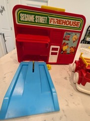Vintage 1983 Sesame Street Firehouse Playset Fire Truck Figure Ramp