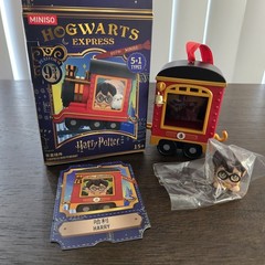 MINISO HARRY POTTER HOGWARTS EXPRESS SUPRISE BOX PENDANT NEW OPENED TO IDENTIFY