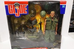 Vietnam 9th Infantry Soldier G.I. Joe 12″ Action Figure Set 2001