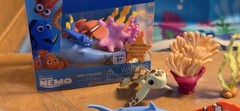 1 set Finding Nemo DISNEY Mini Figures PIXAR 2024 Critter Crate Cake Topper (J9)
