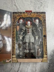 NIB – NECA IT Welcome to Derry Ultimate Pennywise the Dancing Clown Bob Gray 7”