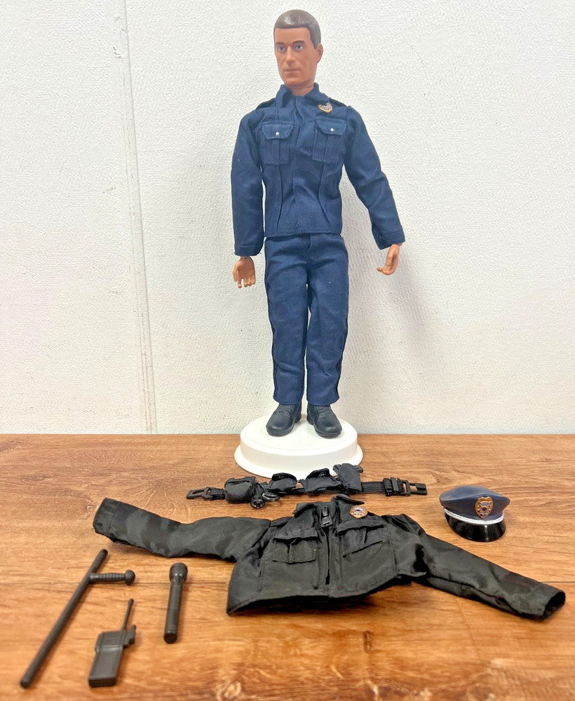 Ertl Collectibles Vintage 1998 Real Heroes Top Cop 12 Inch Police Officer Figure