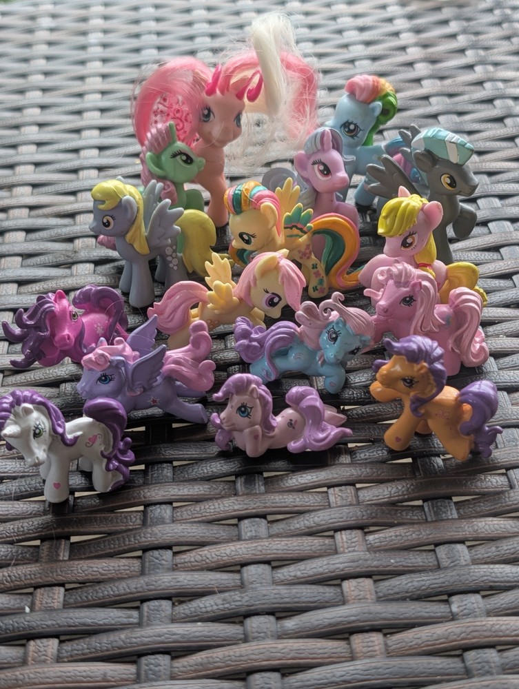My Little Pony Mini Figure Lot Blind Bag Ponies & Ponyville Mixed Lot Of 16 Toys