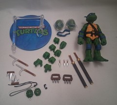 Mezco ONE:12 Teenage Mutant Ninja Turtles Leonardo Animated Series TMNT