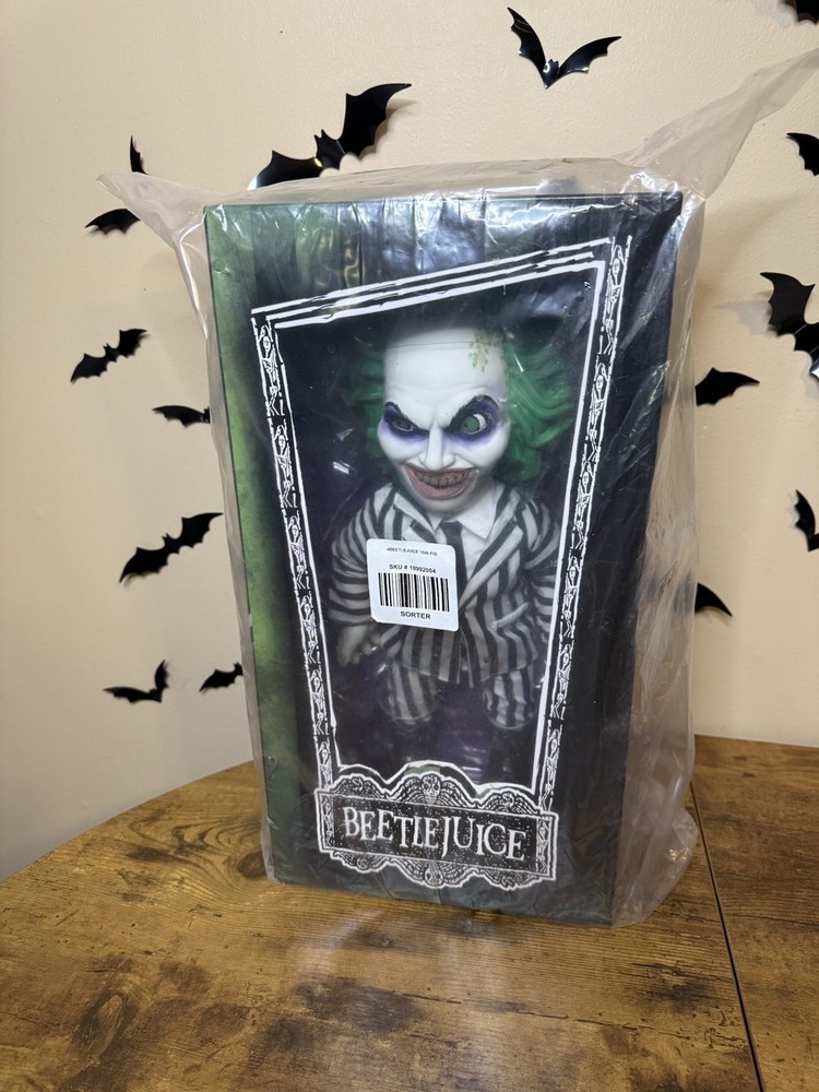 Mezco Toyz Beetlejuice 15” Stylized Figure Sealed New In Box Hot Topic Exclusive