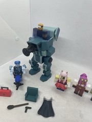 R0BL0X Mini Figures Various Lot Of 5 w/few Accessories –