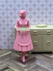 1:24 1950 Housewife Hostess Homemaker Figure Inspired by Marx