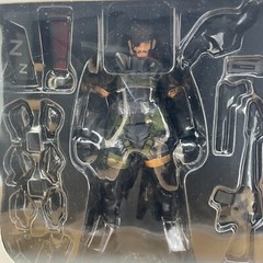 Revoltech Yamaguchi Metal Gear Solid Peace Walker Snake Action Figure Kaiyodo