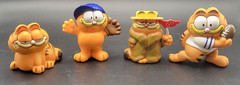 4 Vintage 1981 GARFIELD 2.5” PVC Figures United Features Football Baseball