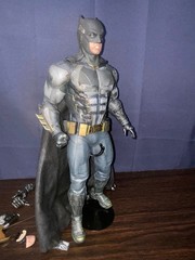 Batman Tactical Suit 1.0 1/6 MMS432 (DC, Batman, Hot Toys) COMPLETE
