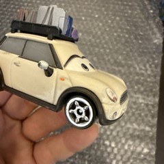 Disney Pixar Cars 3 Kiel Motorray Diecast Florida 500 Beige Luggage Rack Mini