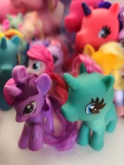 HUGE Lot Of 32 My Little Pony Assorted Vintage – Various New Age + 1 Large Fakie