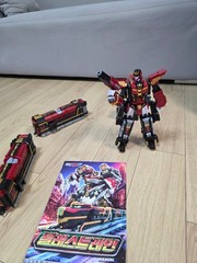 Metal Cardbot S: Blastrain – The Majestic 3-Stage Express Transforming Titan Kor