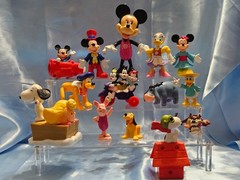 LOT OF 14 MIXED COLLECTIBLE TOY FIGURINES ACTION FIGURES MICKEY SNOOPY & MORE