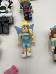 Roblox ROB0363 Series 6 From The Vault 11 Assassin Set Action Figure As Shown