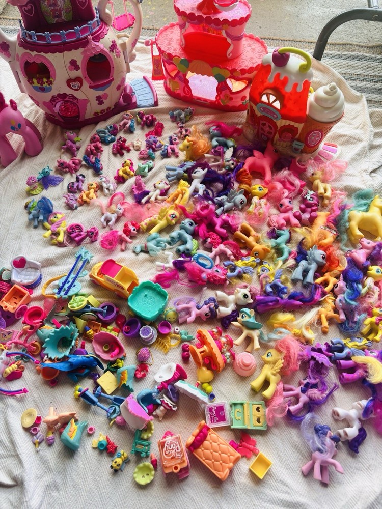 Huge Mixed Lot My Little Pony, 72 Ponies Over 100 Various Accessories 3 Playsets