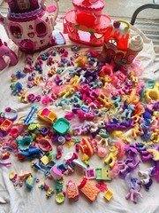 Huge Mixed Lot My Little Pony, 72 Ponies Over 100 Various Accessories 3 Playsets