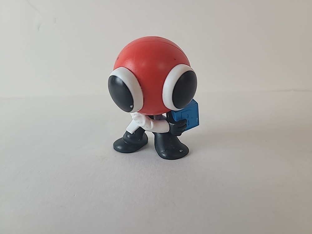 Roblox PhatMojo Rainbow Friends Mini Figure Red Scientist With Block Blue Castle