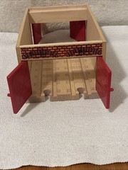 1999 Wooden Thomas Train “The Works” Double Engine Repair Shed (Britt Allcroft)