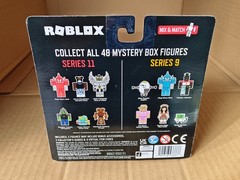 ROBLOX Series 9 & 11 Celebrity Action Figure MYSTERY Box Twin Pack Cube 3 CODES